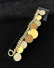 Vintage 1950s Chunky Curb Chain Gold Tone WORLD COINS Charm Bracelet 7 1/2″ L