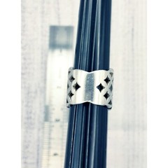 Womens vintage sterling silver ring wide band 5.25 – 5.75 elegant diamond design