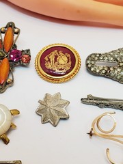 Vintage Brooch Estate Jewelry Brooch Lot For Repair!(26)