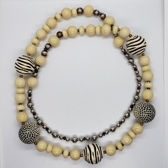 Vintage Plastic White/Off-White Black Zebra Leopard Beaded Necklace 32″