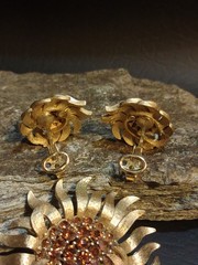 1955-1969 CROWN TAFARI ALFRED PHILIPPE Flower Pin Brooch Clip Earrings Set Vgt