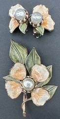 Vintage Signed Vendome Enamel Flower Brooch Faux Pearl Clip On Earrings Dogwood