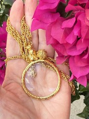 Vintage Gold Tone Cat & Yarn Ball Magnifying Glass Pendant Necklace on 31″ Chain