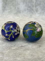 Lot Of 2 Vintage Large Chinese Cloisonne Enamel Focal Bead with Flowers 1 1/2”