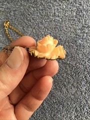 Vtg Carved Floral Necklace Faux Orange Lucite Acrylic Flower Gold Tone Chain