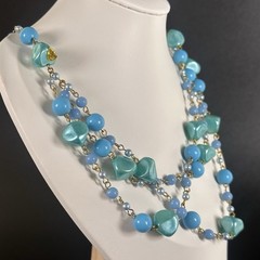 Vintage 3 tier Wired Molded Plastic Bead Necklace Teal Turquoise Blue