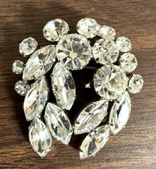 vintage Austria clear rhinestone brooch pin silver tone faceted crystals prongs