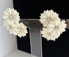 Vintage MCM White Plastic Climber Triple Flower & Clear Rhinestone Clip Earrings