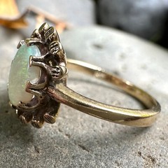 Vintage Opal Ring SZ 6.75 in 10K Gold w Scalloped Frame & Unusual Hallmark, 2.5g