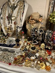 Pretty Junk Jewelry Lot Vintage And Modern Mix 9 1/2 Lbs. For Repurpose Or Craft