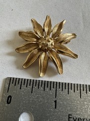Vintage Crown Trifari Flower Brooch Pin Gold Tone Brushed & Shiny 1.5 in Signed✨
