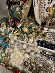 Pretty Junk Jewelry Lot Vintage And Modern Mix 9 1/2 Lbs. For Repurpose Or Craft
