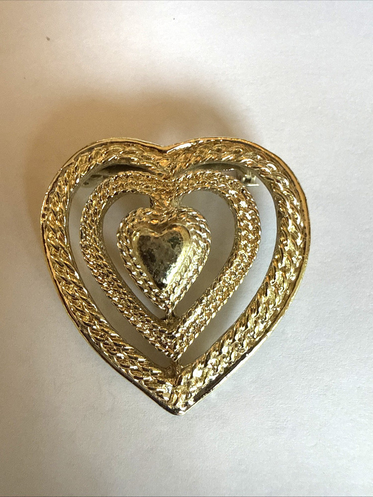 Vintage Triple Heart Brooch Pendant Gold Tone Love Pin Signed Gerry’s