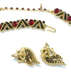 VTG Trifari Red Faceted Crystal & Jet Black Rhinestone Necklace & Earrings