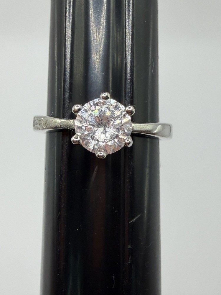 VINTAGE 925 STERLING SILVER AND CLEAR CZ ENGAGEMENT RING SIZE 4.25