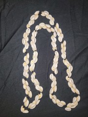 Vintage Cowrie Shell Wooden Beads Lei Necklace 1970s Bohemian 21 In