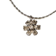 Retro Avon 3D Clear Rhinestone Flower Pendant Necklace Silver Tone Dainty 18″