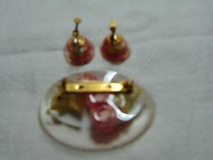 vintage reverse carved kucite brooch screw back earrings set oink flowers