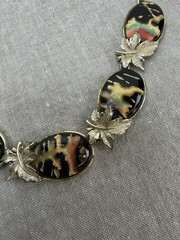 Vtg 1960s Coro 16″ Necklace Marbled Multicolor Thermoset Choker Goldtone Leaf
