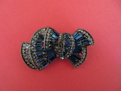 vintage signed HOLLYCRAFT 1955 BLUE RHINESTONE BOW BROOCH PIN baguettes