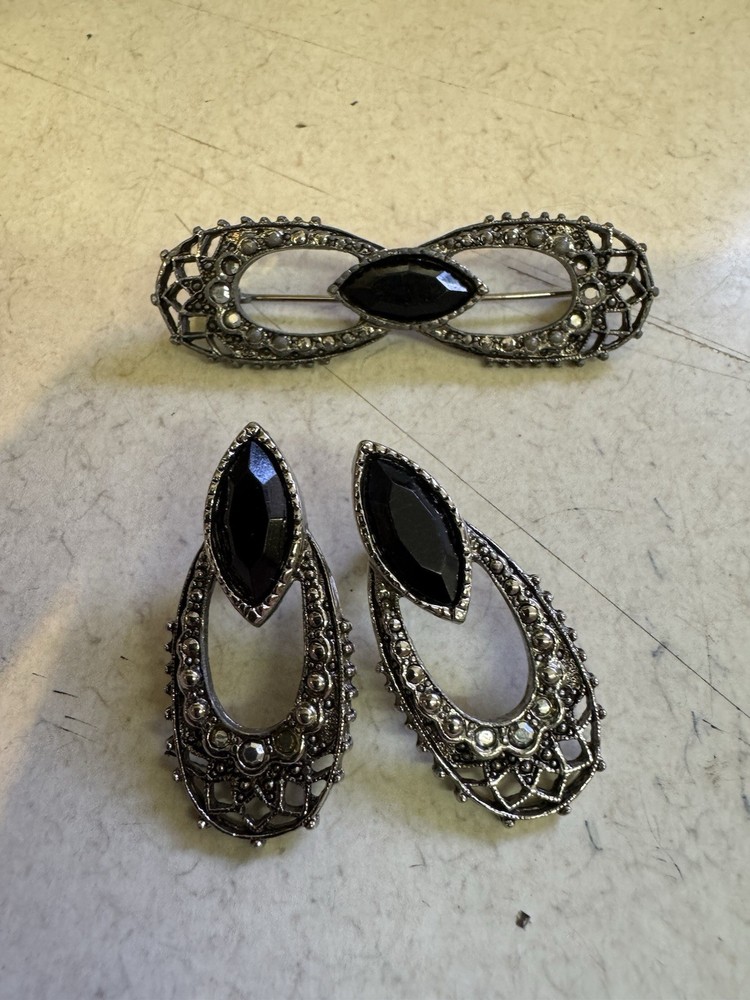 Vintage Filigree Brooch Earring Set Black Stone Bow Look Silver Tone