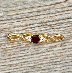 Rhinestone Brooch Pin Twisted Gold Tone Unsigned