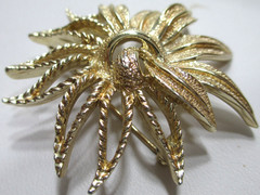 Vintage Sarah Coventry Brooch Pin Demi-Flower Gold-tone 1 3/4″