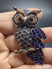 RHINESTONE OWL BROOCH! Bird Motif Pin. Deep Sapphire Blue Faceted Crystals.