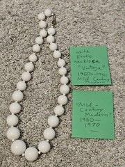 Vintage Mid-Century Modern White Plastic Bead Necklace (1950s-1970s)