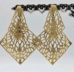 Filigree Design Dangle Gold tone Pierced Earrings Asymmetrical 2 in Drop