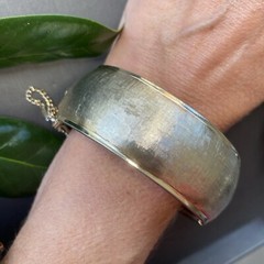 Vintage Bangle Bracelet Estate Jewelry Pre-Owned Textured Gold Plated Wash 7″