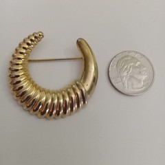 Vintage Goldtone Brooch pin Statement Costume Jewlery FLAWED-tarnished