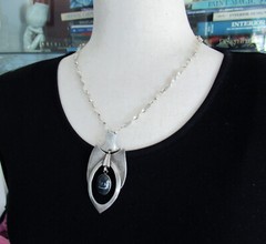 ARTISAN LARGE STERLING PENDANT NECKLACE w STONE -2 7/8 INCHES, 19.5 INCHES