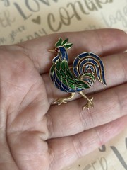 Trifari brooch Rooster Blue & Green Gold vintage 1950s-1960s Cute