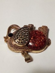 BEAUTIFUL LUCKY GOLDEN ELEPHANT LOGO PENDANT GREAT FOR ANY VINTAGE COLLECTION!