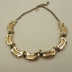 Vintage Thermoset Necklace Lucite Crescent Peach Gold Tone Choker Collar 15 Inch