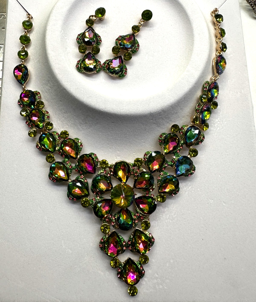 Shophia Collection Teardrop Watermelon Heliotrope Crystal Necklace & Earring Set