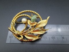 Vintage SARAH COVENTRY “Jade Garden” Floral Brooch Jade Stone Cultured Pearl