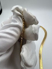 Vintage 1980’s-1990’s Herringbone Chain Necklace Gold-tone Clasp Closure Elegant