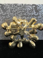 Roberto by RFM Simulated Pearl Goldtone Flower Pin