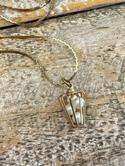 Vintage Bird Cage Necklace Gold Tone Faux Pearl Filled 18”