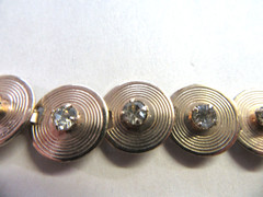 Beautiful Vintage 1950’s Gold Tone Circle w Crystals Bracelet 7 1/4″