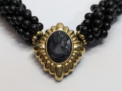 VTG Victorian Revival Twisted Black Bead Gold Tone Cameo Pendant Necklace 16-18″