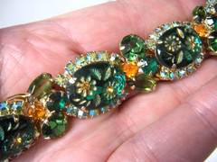 DeLizza & Elster Juliana intaglio floral jeweled bracelet brooch set green
