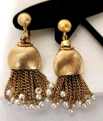 Vintage Pearl Dangle Chain Earrings Drop Swirl Clip On Closure Gold tone