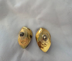 KJL-Avon Gold Tone/Black Tulip Earrings + Free Small Pearl Earring