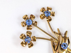 Vtg Ladies Hand Holding Flowers Brooch w Blue Crystal Rhinestones Floral Bouquet