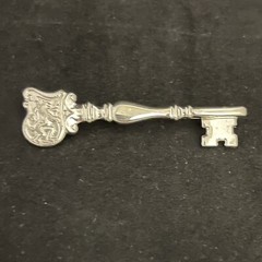 Skeleton Key Towle Sterling Silver Brooch Bar Pin Rampant Lion Signed