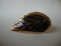 Vintage Leaf w/ Gold Foil Edging Gold Tone Scarf Clip