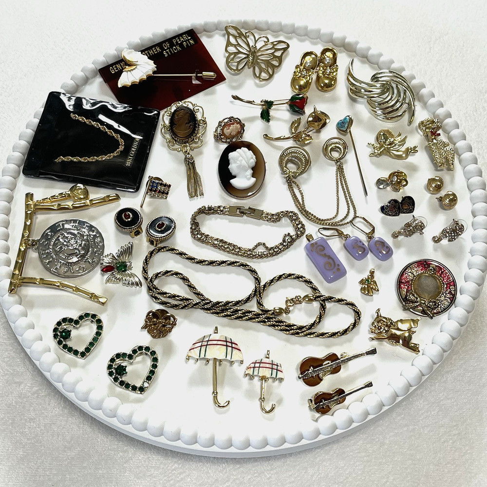 Nice Vintage Jewelry Mix Lot All Wearable Gold Tone Unbranded Monet 35 Pieces